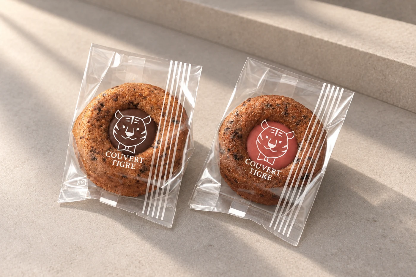 一つずつ袋に包まれたクーベルティグレ。分け合うお茶の時間にも